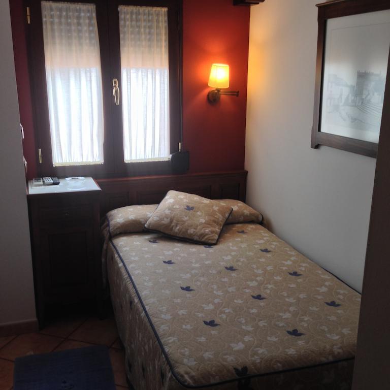 Hotel Hospedería Ana Pilar Porcuna Habitación foto